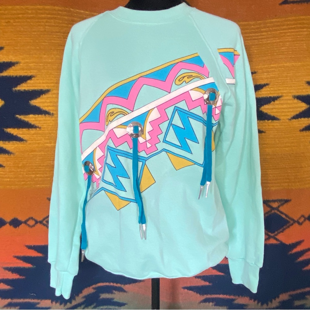 Vintage 80’s Pioneer Wear De Sante Fe graphic Crewneck sweater. Rare. USA. Small